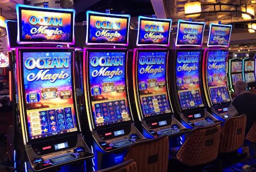 Why is it better to play slot games online?